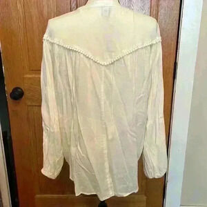 Old Navy Crème De La Crème Poet Blouse